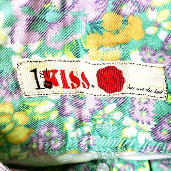 1st Kiss High waisted Floral Denim Spring Shorts - Picture 6 of 8